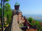 Keep and wall at the castle Haut-Koenigsbourg...
